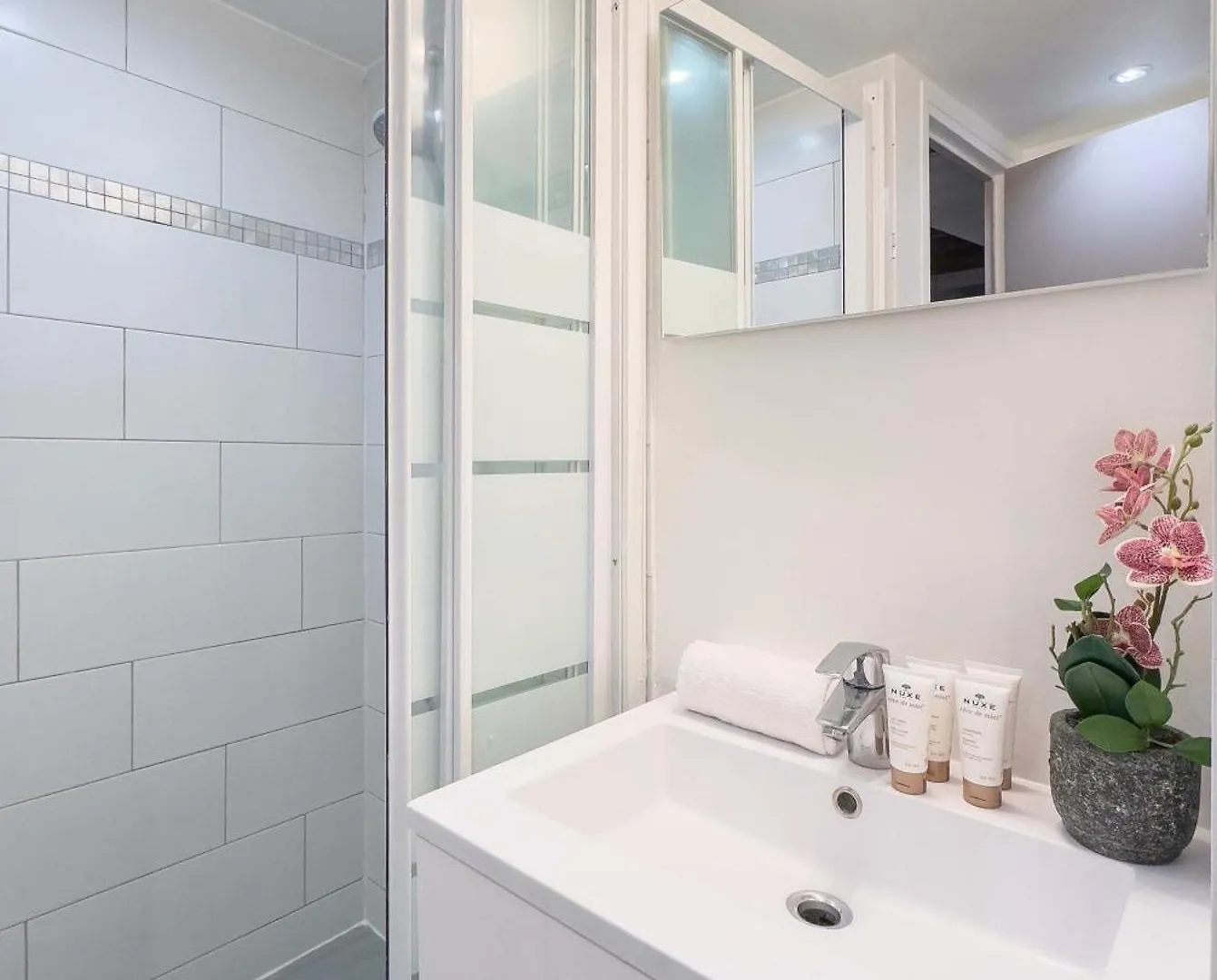 דירה Authentic Flat Near Luxembourg Garden פריז