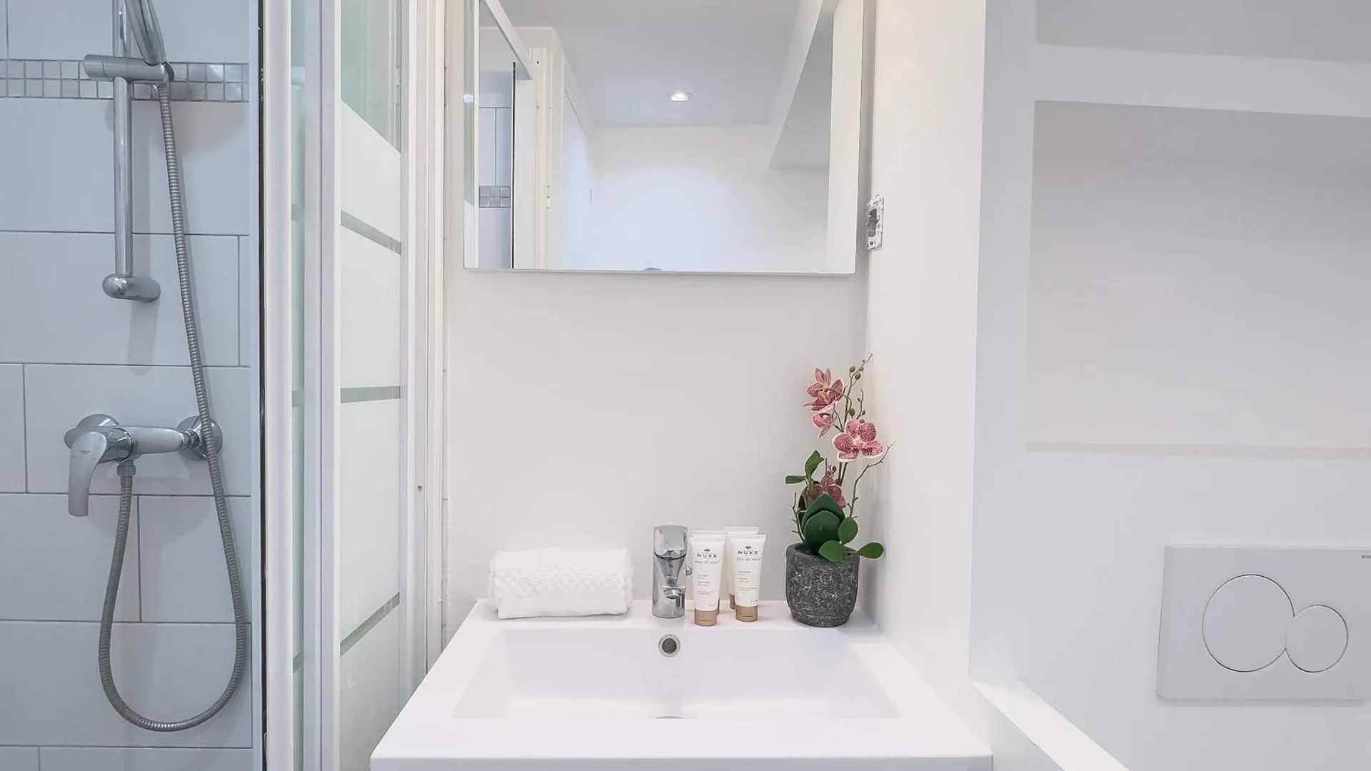 Authentic Flat Near Luxembourg Garden *
