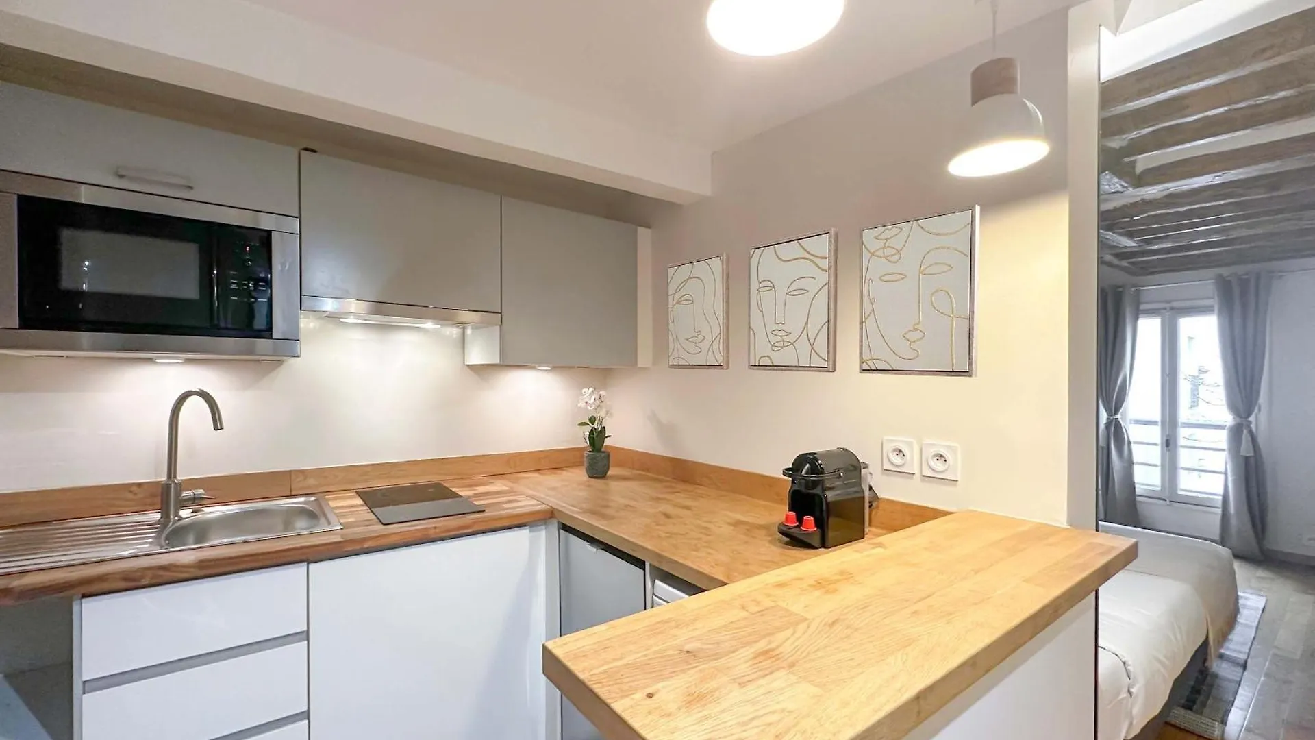 Authentic Flat Near Luxembourg Garden דירה